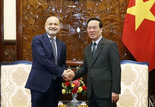 Chủ tịch nước Võ Văn Thưởng tiếp Đại sứ Italy Antonio Alessandro đến chào từ biệt nhân kết thúc nhiệm kỳ công tác tại Việt Nam - Ảnh: TTXVN