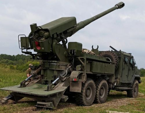 Tổ hợp pháo tự hành 2S22 Bogdana sử dụng xe tải địa hình việt dã 6x6 KrAZ do Ukraine tự sản xuất, đây là một loại pháo nòng dài được nghiên cứu chế tạo theo tiêu chuẩn của NATO.