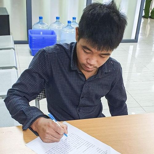 Lộc Văn Hoàn tại trụ sở công an (Ảnh: Hoàng Thơ).