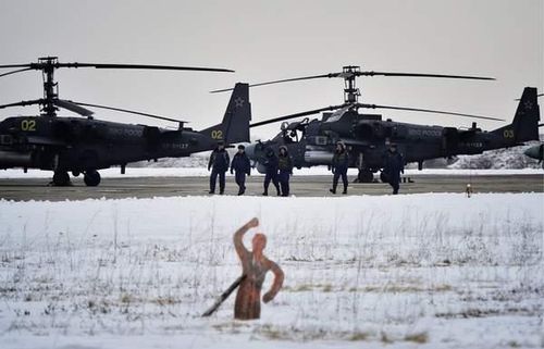 “Bản thân trực thăng Ka-52M đã thu hút sự quan tâm rất lớn khi nhận những đánh giá tích cực từ các phi công Nga tham gia chiến dịch quân sự đặc biệt", ấn phẩm Pentapostagma nhấn mạnh.