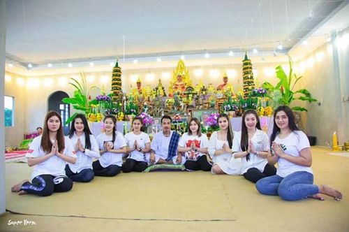 Những người vợ của Sorot đều mô tả chồng họ là người đàn ông tốt, chu đáo và biết quan tâm tới người khác. Ảnh: YouTube.
