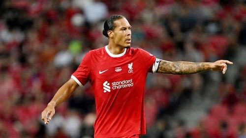 Liverpool cũng đã có một đội trưởng mới Virgil van Dijk.