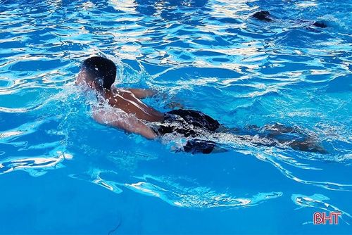 Thượng úy Hà Huy Lĩnh - Phó Bí thư Chi đoàn Công an huyện Vũ Quang cho biết: "Mục tiêu chúng tôi hướng tới sau khóa học này (kết thúc vào cuối tháng 8), các em sẽ nắm vững các kỹ năng bơi, kỹ năng phòng chống đuối nước, cứu hộ, cứu nạn khi gặp trường hợp đuối nước”.