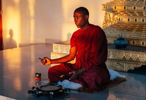 Thượng tọa Buddharakkhitam.
