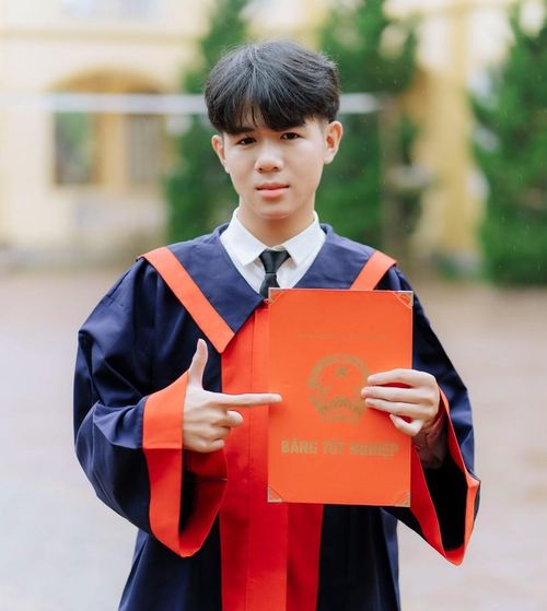Thí sinh đạt điểm thi tốt nghiệp THPT cao nhất tỉnh là em Cao Duy Thông, học sinh Trường THPT Cờ Đỏ, huyện Nghĩa Đàn với 56,65 điểm.