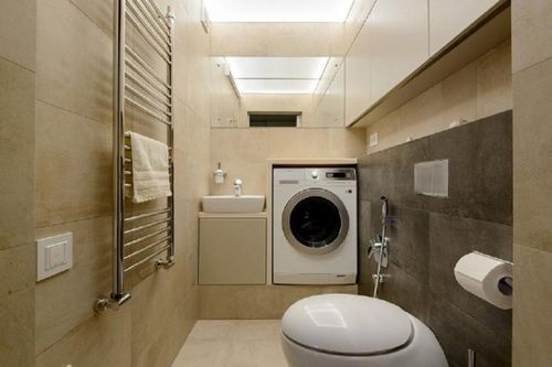 Nên đặt máy giặt ở nơi khô ráo, tránh các nguồn nước trong phòng tắm để các mạch điện không bị chạm hay hư hỏng.