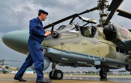 Ví dụ như tờ báo Hy Lạp có tên Pentapostagma đã gọi chiếc trực thăng vũ trang Ka-52 thế hệ mới là biểu tượng sức mạnh của Nga, đồng thời là cơn ác mộng đối với xe tăng, thiết giáp đối phương.