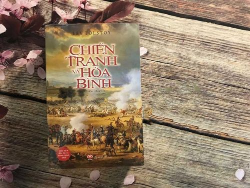 Bộ tiểu thuyết "Chiến tranh và hòa bình" được dịch ra nhiều thứ tiếng, trong đó có Tiếng Việt.