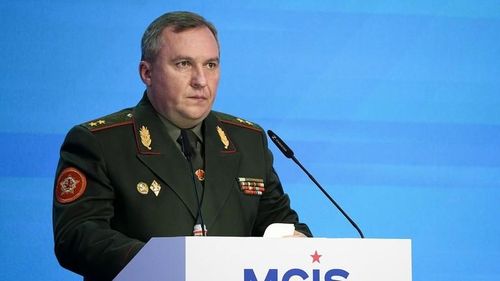Bộ trưởng Quốc phòng Belarus Viktor Khrenin. Ảnh: RT