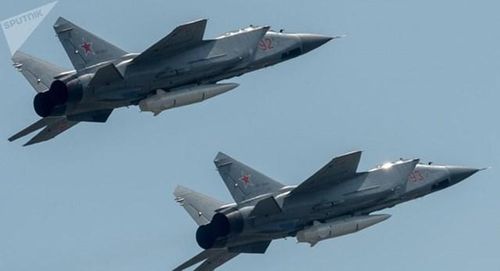 Nguyên nhân được các chuyên gia quân sự phương Tây phỏng đoán là do tên lửa Kh-47 Kinzhal sử dụng hệ thống dẫn hướng chưa đạt..