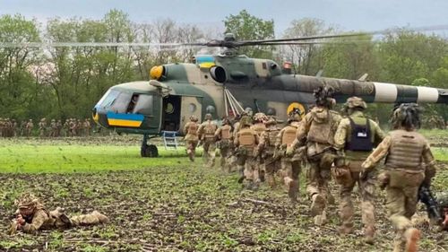 Cùng lúc đó, nhiều phương tiện truyền thông đưa tin, Bộ Tổng Tham mưu Quân đội Ukraine đã tung nốt Lữ đoàn tấn công đường không số 82, được biết đến là một trong những lực lượng mạnh nhất của nước này, tham gia cuộc phản công ở hướng Zaporozhye.
