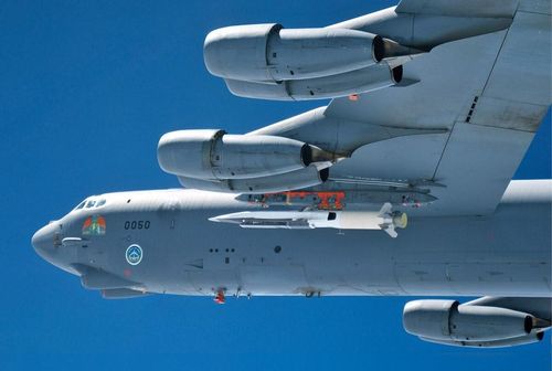 Cần nhắc lại, hợp đồng phát triển vũ khí siêu thanh với Lockheed Martin đã được Lầu Năm Góc ký kết vào năm 2018, các cuộc thử nghiệm đầu tiên trên máy bay B-52 đã diễn ra vào năm 2019.