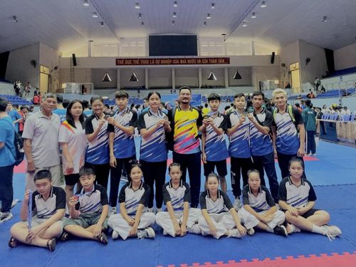 Đội tuyển karate Khánh Hòa tại giải vô địch trẻ quốc gia 2023 ở Đắk Lắk.