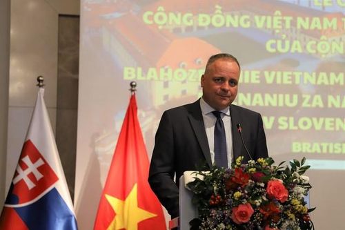 Chủ tịch vùng Bratislava, ông Juraj Droba đánh giá cao tính chủ động và những đóng góp của cộng đồng người Việt Nam.