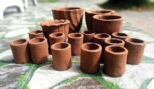 Đồ thủ công của học sinh làm từ bã mía và vỏ chuối