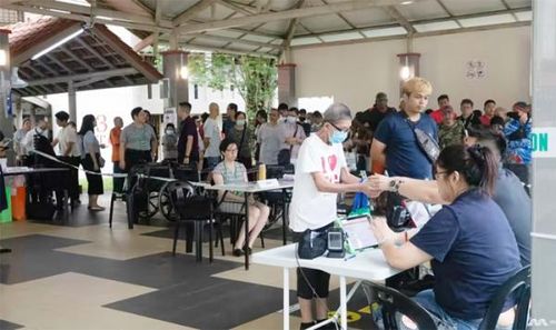 Người dân Singapore đi bỏ phiếu để lựa chọn ra vị tổng thống thứ 9 của đảo quốc sư tử.