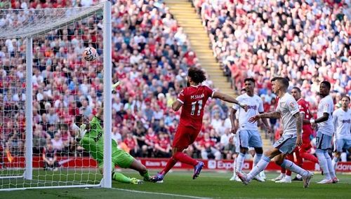 Salah ấn định chiến thắng 3-0