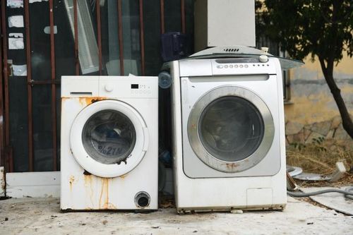 Máy giặt thường chỉ dùng tốt trong hơn 10 năm. (Ảnh:Rubbish Removale Sydney)