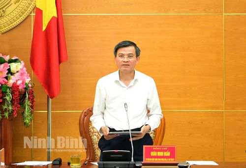 Đồng chí Bí thư Tỉnh ủy Đoàn Minh Huấn phát biểu kết luận hội nghị. 