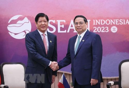 Thủ tướng Phạm Minh Chính và Tổng thống Philippines Ferdinand Romualdez Marcos Jr. (Ảnh: Dương Giang/TTXVN)