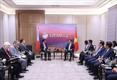 Thủ tướng Phạm Minh Chính gặp Tổng thống Philippines Ferdinand Romualdez Marcos Jr. Ảnh: Dương Giang/TTXVN