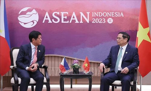 Thủ tướng Phạm Minh Chính gặp Tổng thống Philippines Ferdinand Romualdez Marcos Jr. Ảnh: Dương Giang/TTXVN