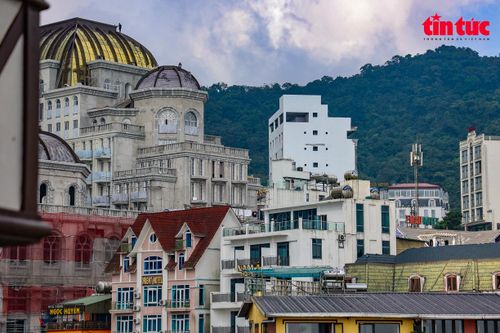 Khách sạn, công trình cao tầng phá vỡ cảnh quan thiên nhiên.