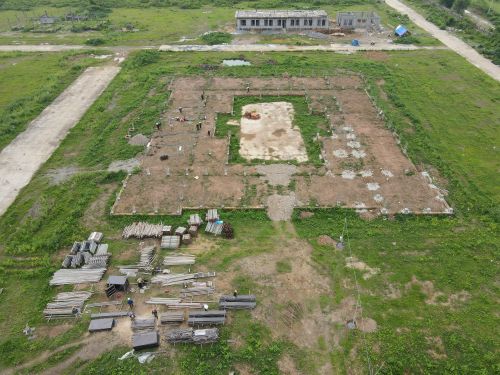 Vật liệu xây dựng đã đưa vào trong khuôn viên dự án để thi công.