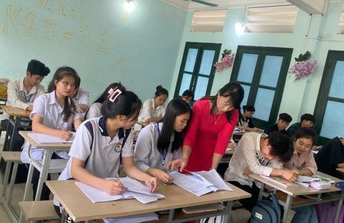 Giáo viên dạy Ngữ văn cần chuyển từ quan tâm học sinh “học cái gì” chuyển sang quan tâm “học như thế nào”.