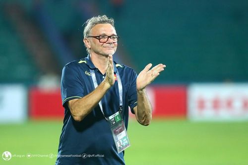 Ông Troussier có một năm nặng nề khi nắm quân ở 2 đội tuyển U23 và đội tuyển quốc gia. (Ảnh VFF)