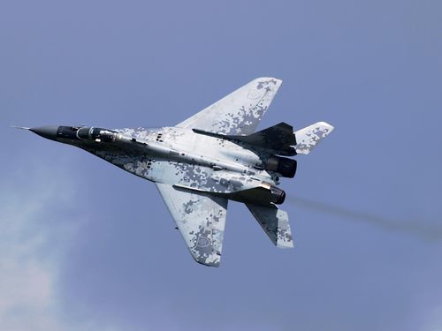 Trước đó có thông tin cho rằng chính quyền Slovakia đã bàn giao toàn bộ phi đội máy bay chiến đấu MiG-29 cho Không quân Ukraine. Tổng cộng có 13 chiếc MiG-29AS đã được gửi sang cho Kyiv.