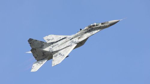 Vào khoảng tháng 3 - tháng 4 năm nay, 4 máy bay chiến đấu MiG-29AS của Slovakia đã được các phi công Ukraine trực tiếp tiếp nhận, 9 chiếc còn lại được đưa tới lãnh thổ Ukraine bằng đường bộ.