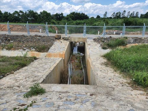 Chủ đầu tư cao tốc Dầu Giây - Phan Thiết sẽ nạo vét lòng sông Phan đoạn từ hạ lưu cống - chỗ cao tốc bị ngập - đến điểm cầu sông Phan.