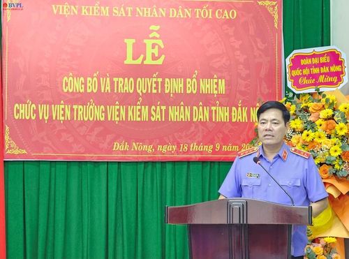 Đồng chí Nguyễn Quang Dũng – Phó Viện trưởng VKSND tối cao phát biểu tại buổi lễ.