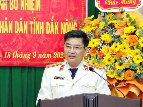 Đồng chí Tạ Đình Đề phát biểu nhận nhiệm vụ.