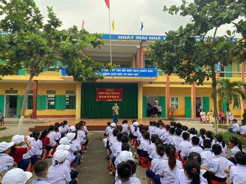 Sở GD&ĐT tỉnh Nam Định yêu cầu Hiệu trưởng các nhà trường có trách nhiệm quản lý, tổ chức và nâng cao chất lượng việc dạy và học chính khóa - Ảnh: VGP