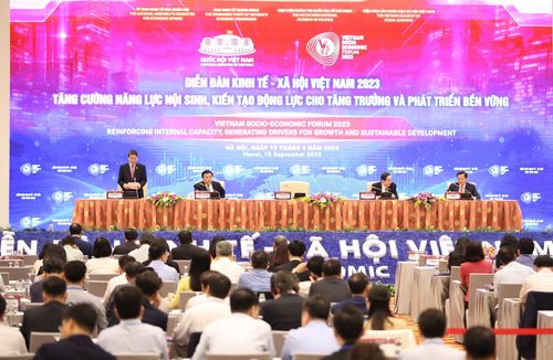 Quang cảnh Diễn đàn chiều 19-9