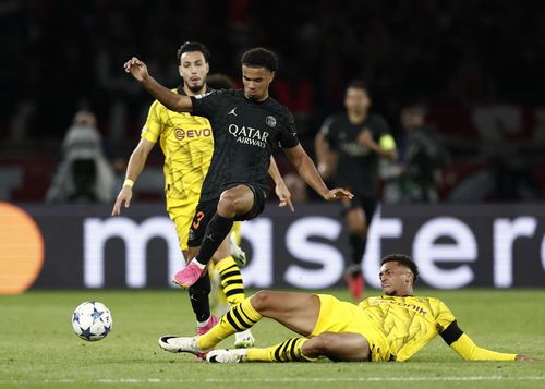 CLB đến từ Bundesliga gặp nhiều khó khăn trên sân Công viên các Hoàng tử