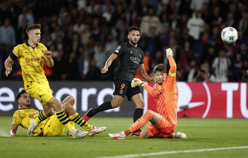 Cuối trận, Goncalo Ramos tận dụng cú chọc khe của Mbappe để ghi bàn phút 90+6 nhưng lại bị bắt việt vị