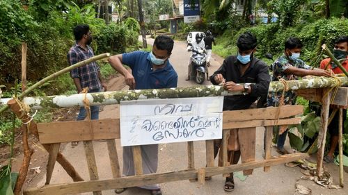 Ấn Độ phong tỏa các khu vực xuất hiện virus Nipah