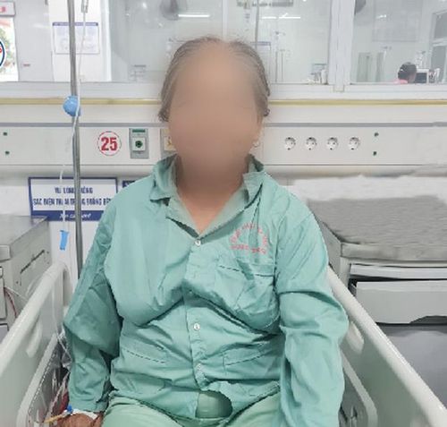 Hình ảnh người bệnh bị sốt mò tại Khoa Cấp cứu, BVĐK tỉnh Phú Thọ.