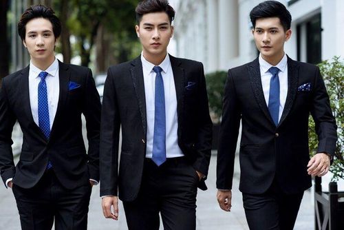 Để giữ được dáng và độ phẳng của áo vest thì cách tốt nhất là đưa đến các tiệm giặt khô. ( Ảnh: Cavino)