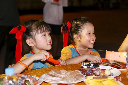 Các đơn vị, địa phương nỗ lực tổ chức các hoạt động vui tết Trung thu cho các em thiếu nhi vui tươi, đầm ấm, lành mạnh, ý nghĩa.