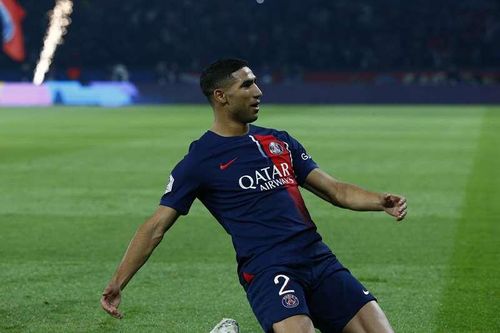 Ngay ở phút thứ 8, Achraf Hakimi dứt điểm vào góc cao khung thành từ rìa vòng cấm mở tỷ số trận đấu