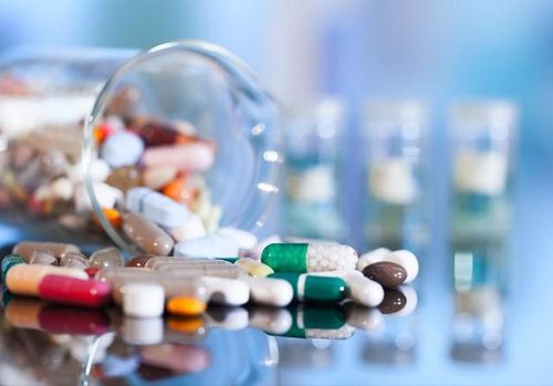 Việc dùng thuốc điều trị Gout cần phải kiên trì, đúng theo phác đồ để ngăn ngừa cơn Gout cấp.