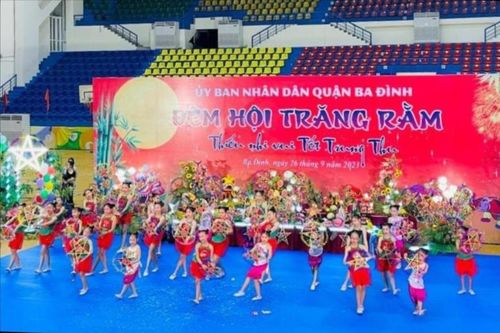 Một tiết mục biểu diễn trong chương trình Đêm hội Trăng rằm.