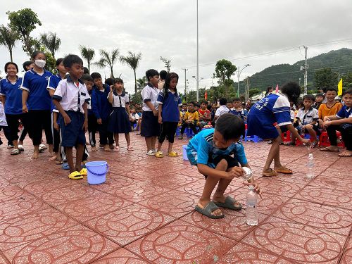 Tổ chức trò chơi cho trẻ em