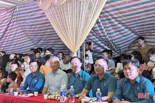 Đại biểu tham dự “Đêm hội trăng rằm”.