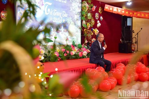 Đại sứ Việt Nam tại Pháp Đinh Toàn Thắng gửi lời chúc sức khỏe, chăm ngoan và học tập tốt tới các bạn nhỏ nhân dịp năm học mới.