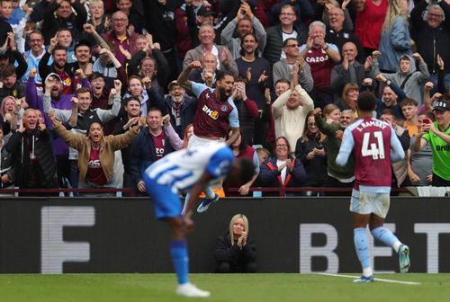 Phút bù giờ, Luiz ấn định chiến thắng 6-1 nghiêng về Aston Villa